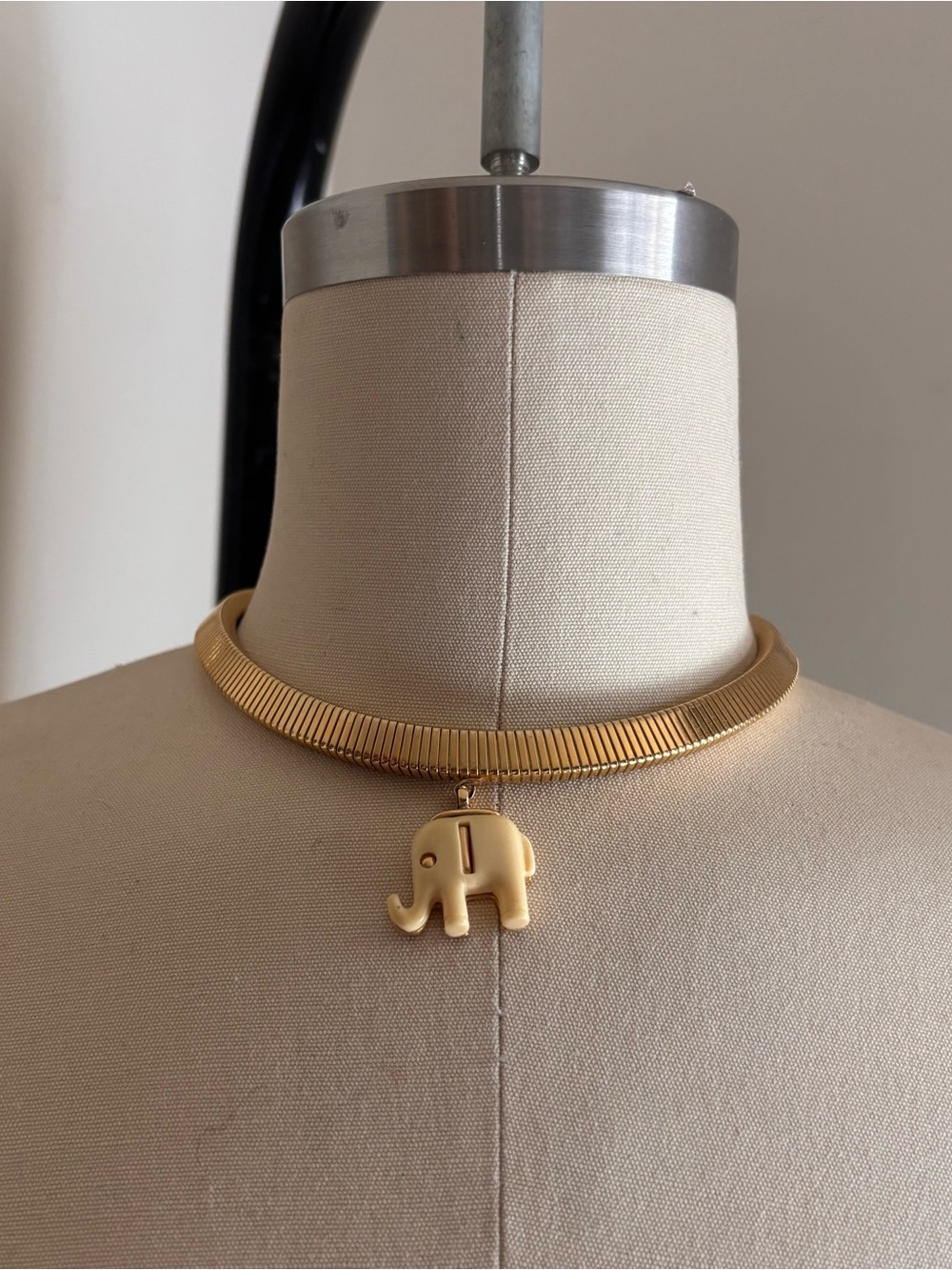 Vintage Gold Elephant Pendant Choker Necklace
